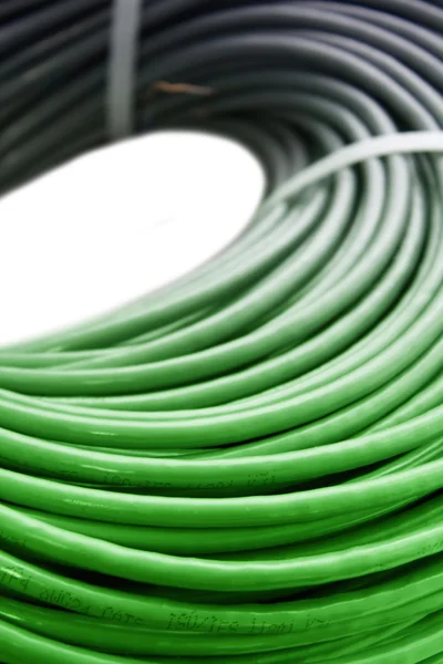 Hank de un cable de red verde —  Fotos de Stock