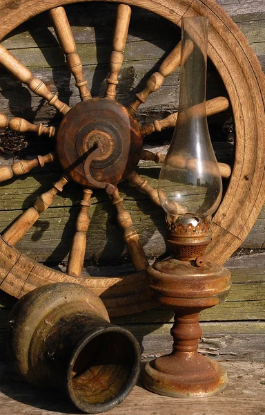 Betty Lamp, Jug And Spinning Wheel — Stock Photo, Image