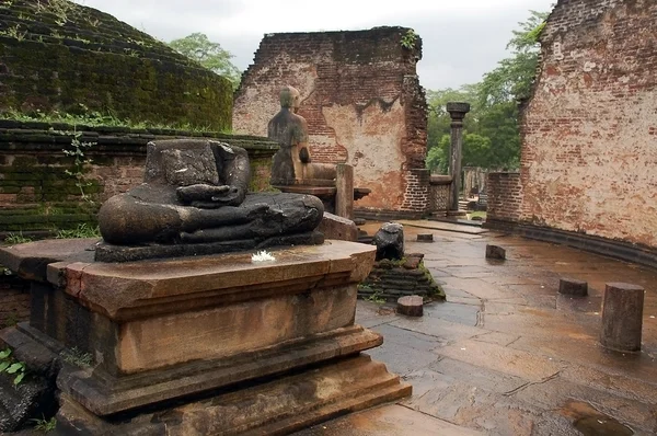 波隆纳鲁沃 vatadage 寺的废墟 — 图库照片