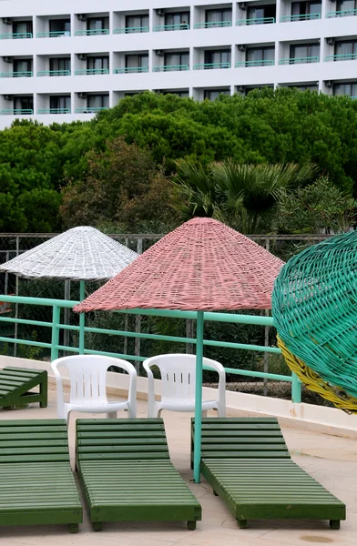Солнечная терраса и отель в Турции — стоковое фото