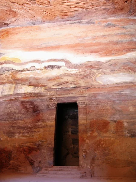 Porta no antigo templo de Petra — Fotografia de Stock