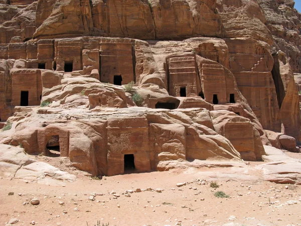 Ruinen der Nekropole in Petra Stockbild