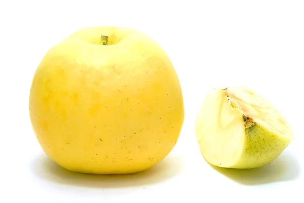 Žluté jablko a jádro — Stock fotografie