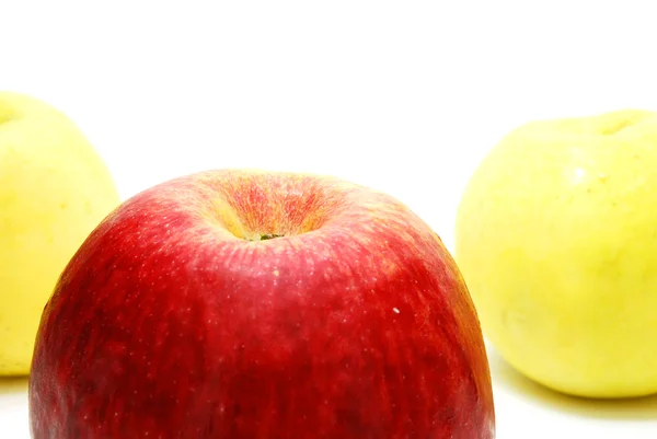 Pierwszy wiersz czerwone jabłko — Zdjęcie stockowe