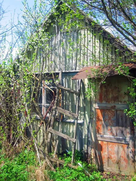 Antiga quinta de madeira — Fotografia de Stock