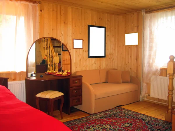 Pokój dzienny w drewnianym dom — Zdjęcie stockowe