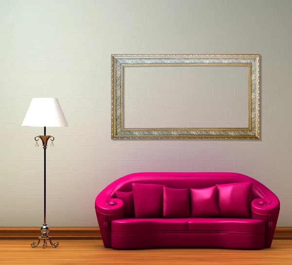 Sofá rosa com lâmpada padrão no mínimo — Fotografia de Stock