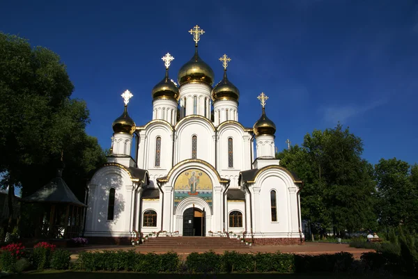 Orthodoxe kerk in nonnenklooster — Stockfoto