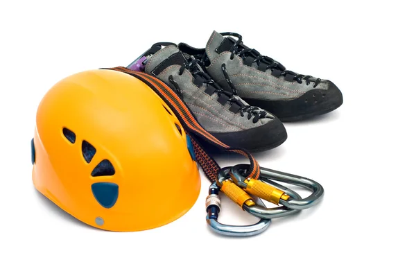 登山设备-安全钩、 头盔、 绳 — 图库照片