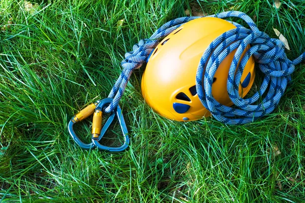 Carabiners, helmet and rope — Stock Photo, Image