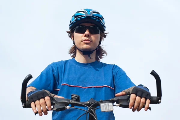 Junge Radfahrerin — Stockfoto