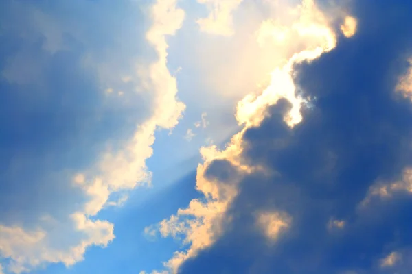 Ciemny niebieski niebo — Zdjęcie stockowe