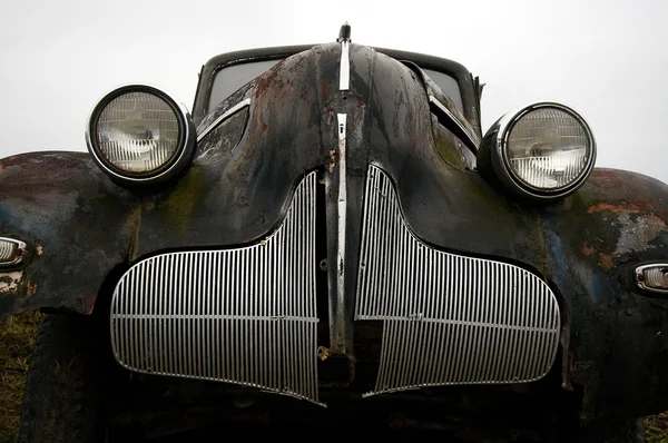 Den gamle bilen – stockfoto