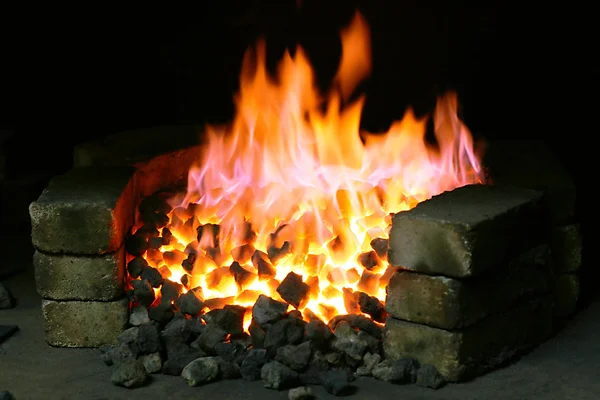 Carbón negro en llamas — Foto de Stock