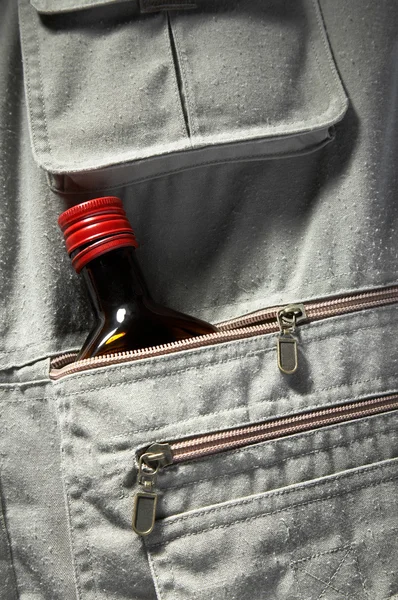 Botella con alcohol — Foto de Stock