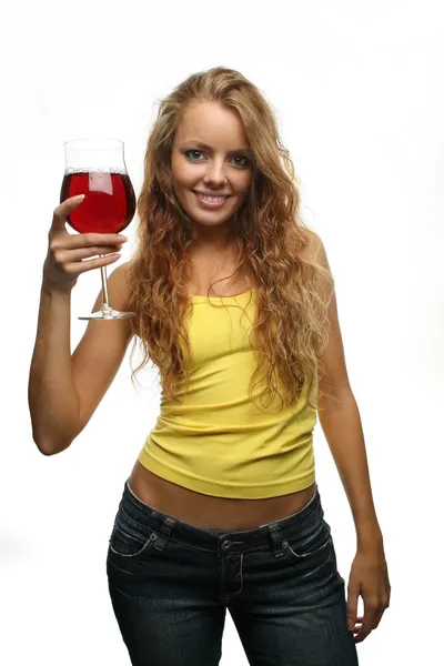 Dívka drží sklenici vína — Stock fotografie