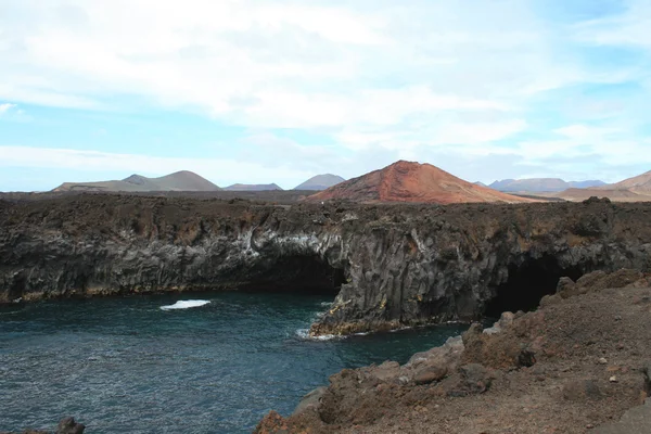 Lava aan de kust — Stockfoto