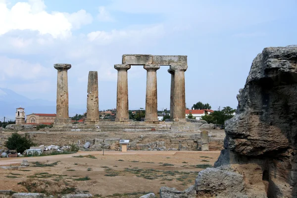 El Templo de Apolo en la Antigua Corinto — Foto de Stock