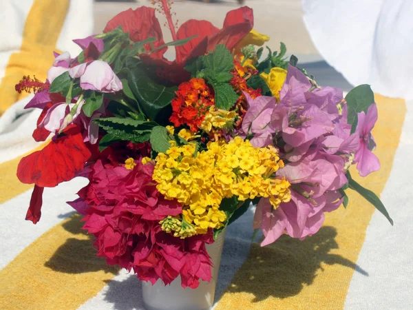 열 대 꽃 꽃다발 — 스톡 사진