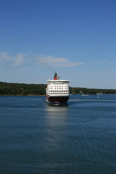 Ferry In The Narrow Bay — Stock Photo, Image