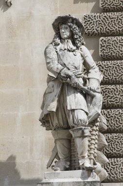 heykel louvre Sarayı üzerinde