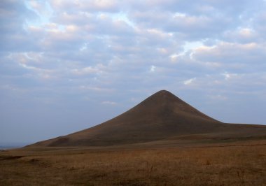 Yalnız hill