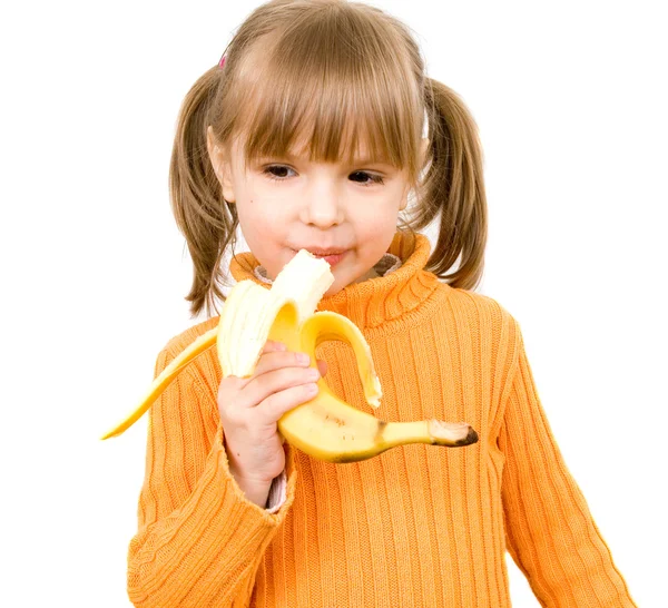 儿童吃香蕉 — 图库照片