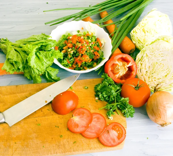 Preparing vegetable salad — Stock Photo, Image