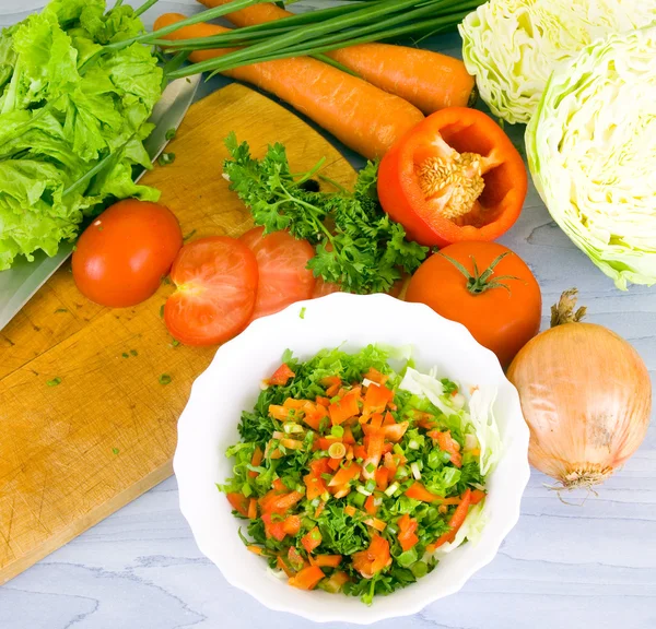 Preparing vegetable salad — Stock Photo, Image
