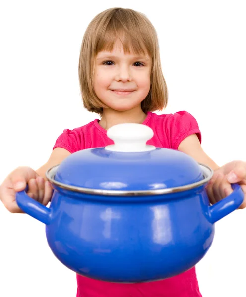 Dziewczyna szczęśliwy szef mieszając zupę — Zdjęcie stockowe