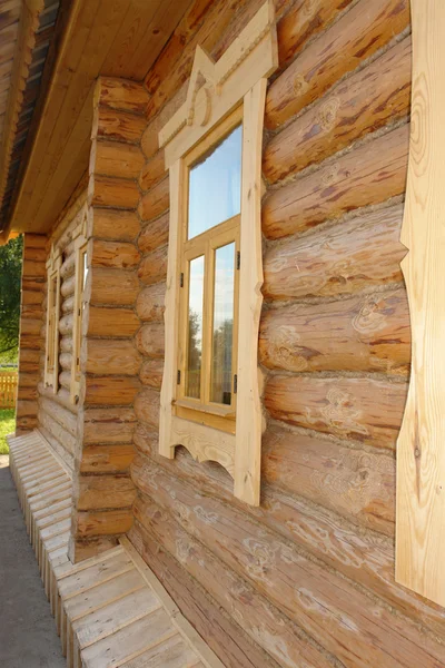 Nuova casa in legno — Foto Stock