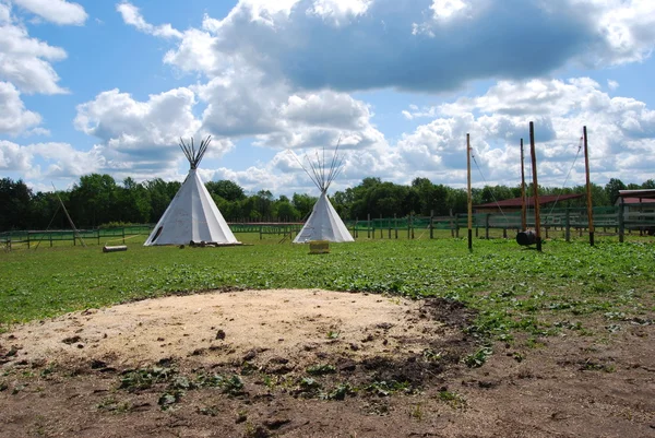 Adăpost nativ american - teepee — Fotografie, imagine de stoc