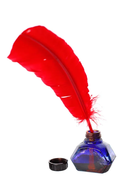 Антикварна червона ручка і капелюх ізольовані на — стокове фото