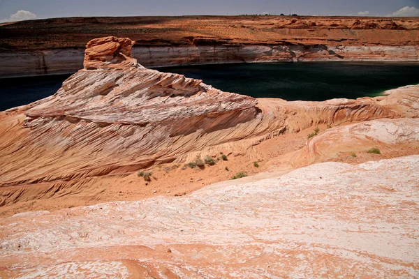 Rock formations and Colorado river in Gl — Stock Photo, Image