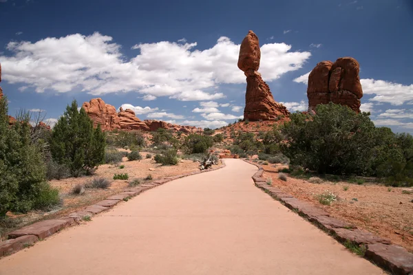 Zrównoważony rocka, park narodowy arches w u — Zdjęcie stockowe