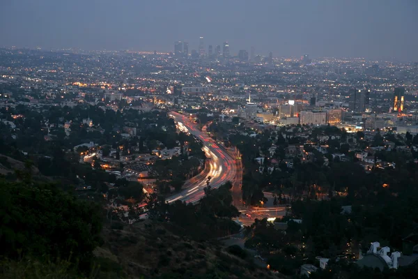 Вид на ночной Лос-Анджелес — стоковое фото