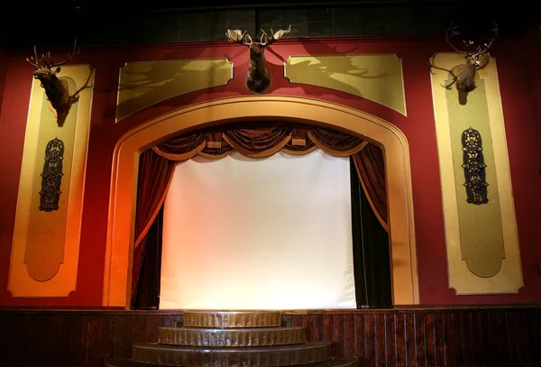 Retro elegant theater met herten — Stockfoto