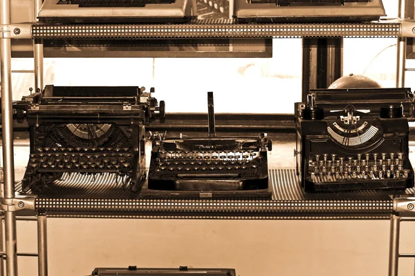 Velha máquina de escrever — Fotografia de Stock