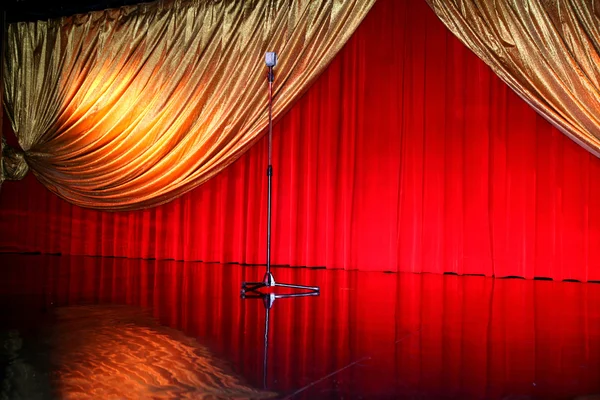 Teatro clássico com microfone — Fotografia de Stock