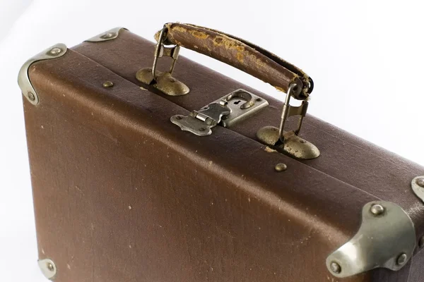 Старый коричневый чемодан для путешествий — стоковое фото