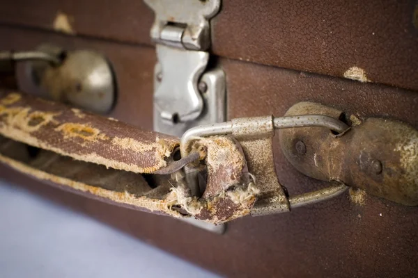 Stare walizki brązowy do podróży — Zdjęcie stockowe