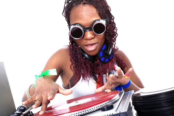 Cool afro amerikkalainen DJ toiminnassa — kuvapankkivalokuva