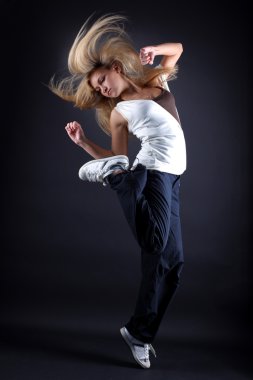 kadın modern dansçı