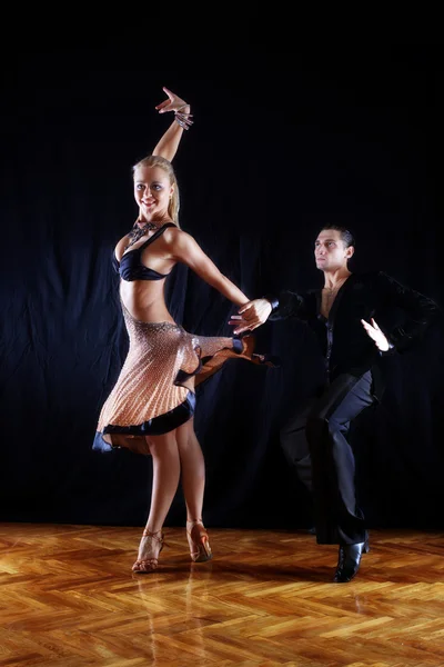Dansare i ballroom — Stockfoto