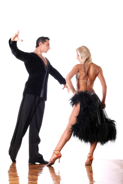 Bailarines en el salón de baile —  Fotos de Stock