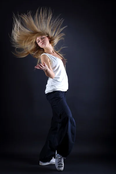 女性モダン ダンサー — ストック写真