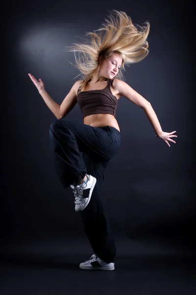 Mujer bailarina moderna — Foto de Stock