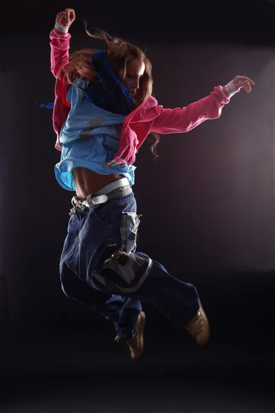 Saltando dançarina moderna — Fotografia de Stock