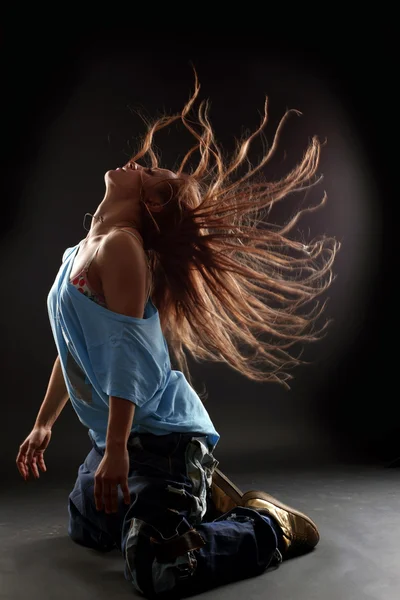 Cool kadın modern dansçı — Stok fotoğraf