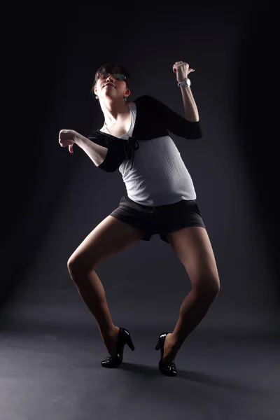 RnB mulher dançarina contra — Fotografia de Stock